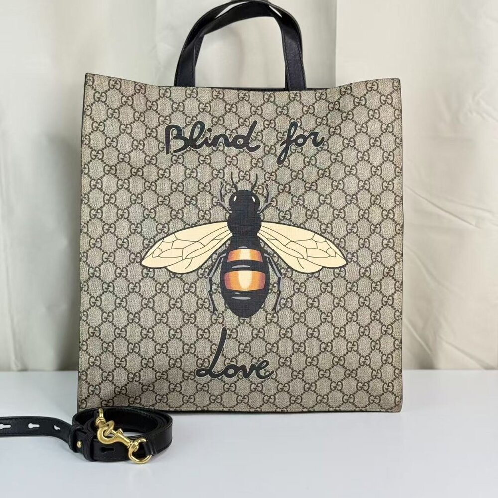 Gucci GG Logo Supreme Bees Shoulder Bag Tote with Bee Design